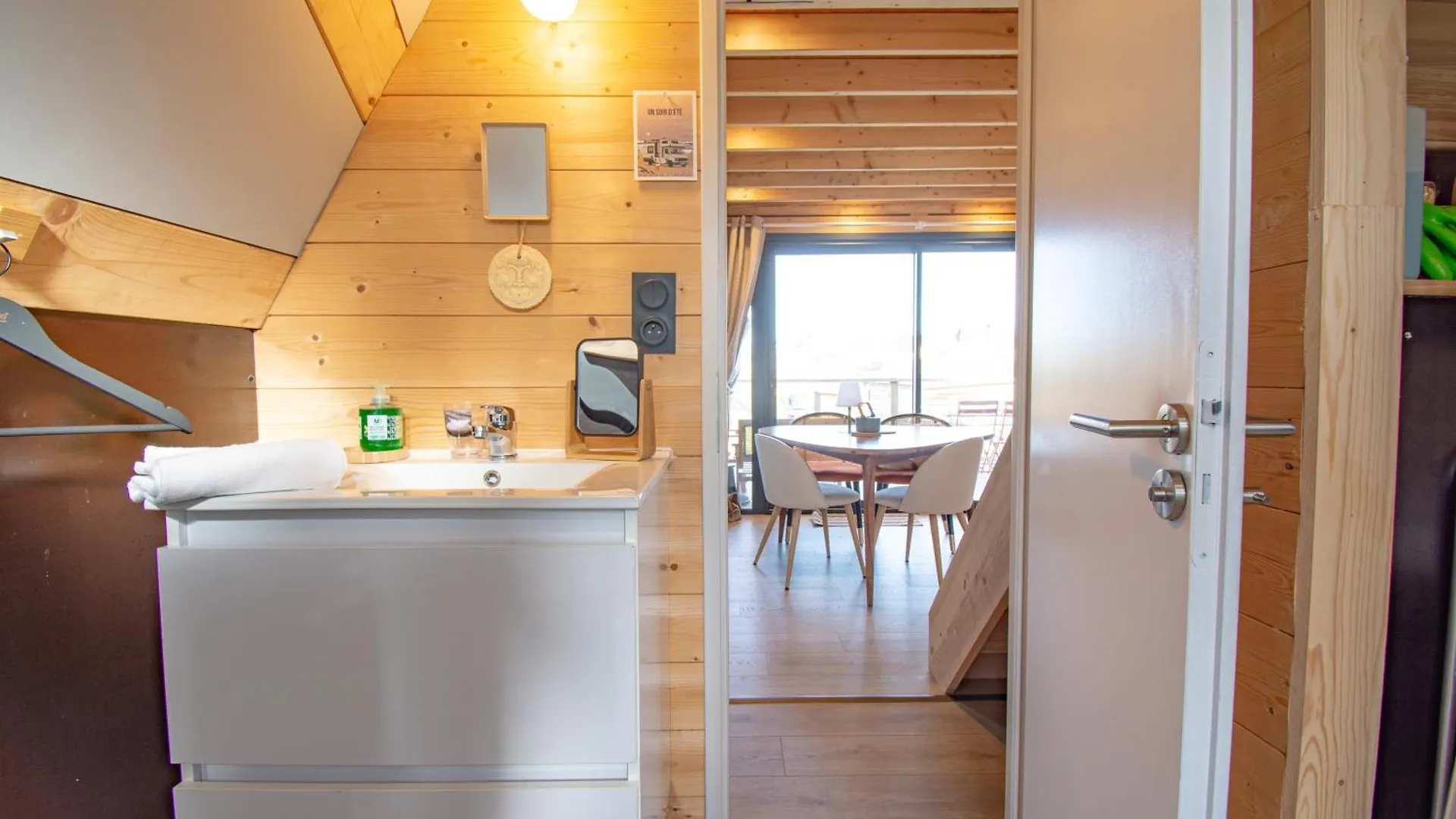 Le Tipi Bleu Tiny House Neuve Avec Terrasse Et Jardin Villa Camaret-sur-Mer 0*,  France