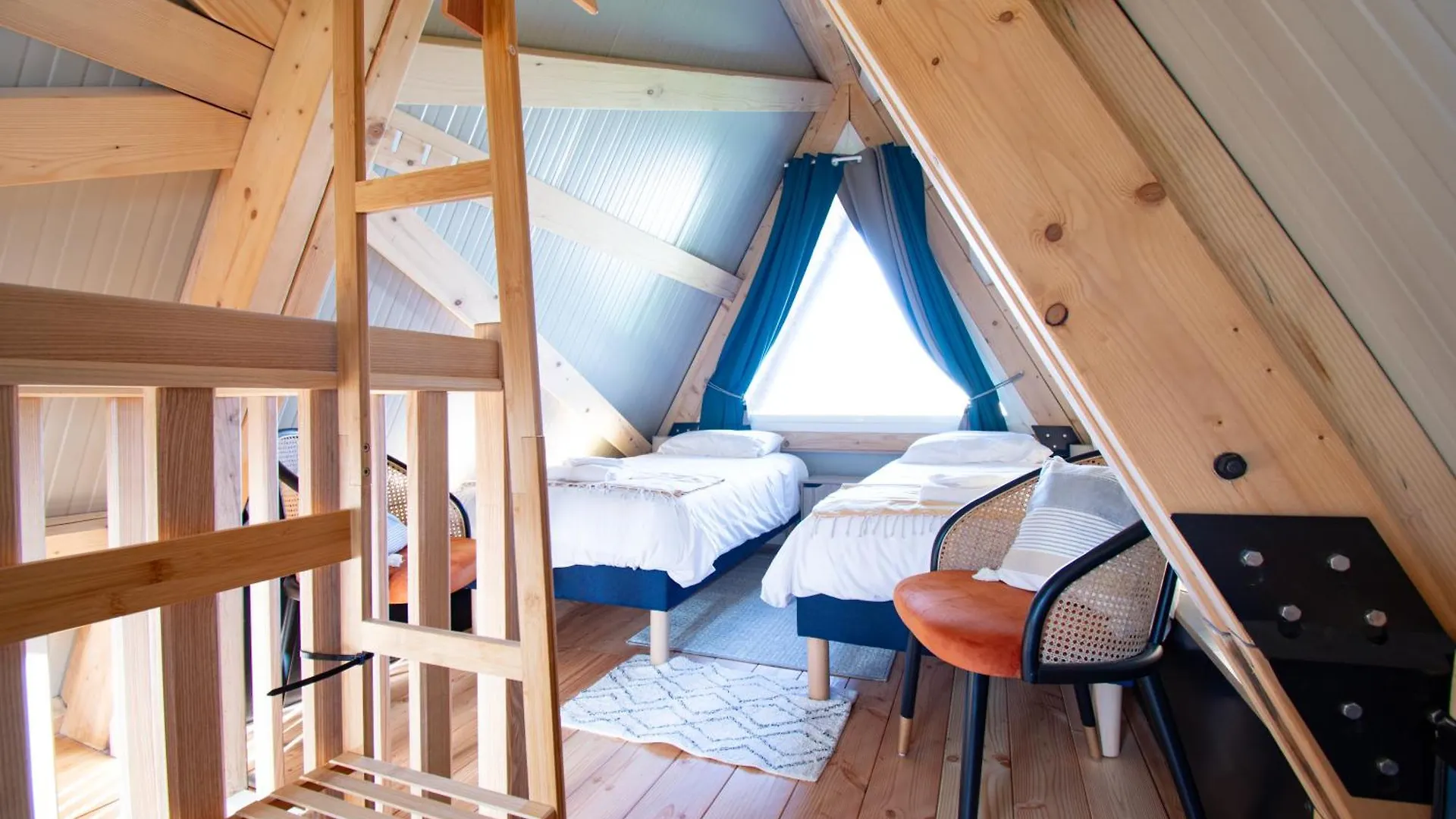 Le Tipi Bleu Tiny House Neuve Avec Terrasse Et Jardin Villa Camaret-sur-Mer 0*,  France